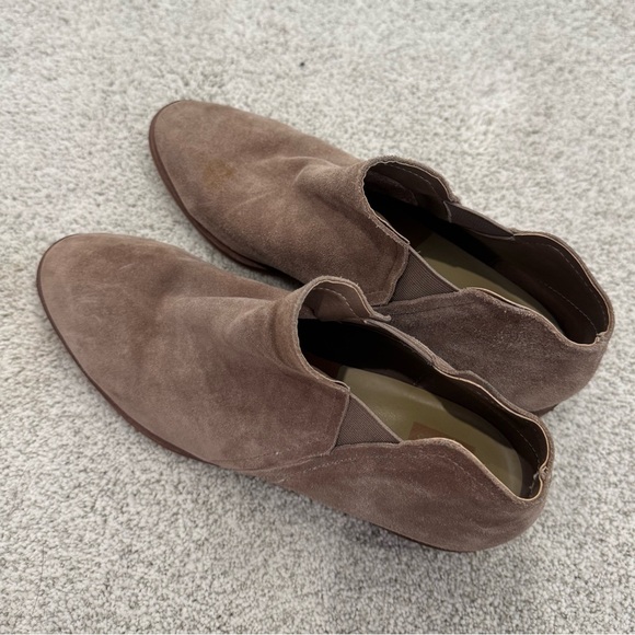 Dolce Vita Taupe Suede Pull On Ankle Bootie Stacked Heel, 9.5, Pre-owned - Picture 2 of 11